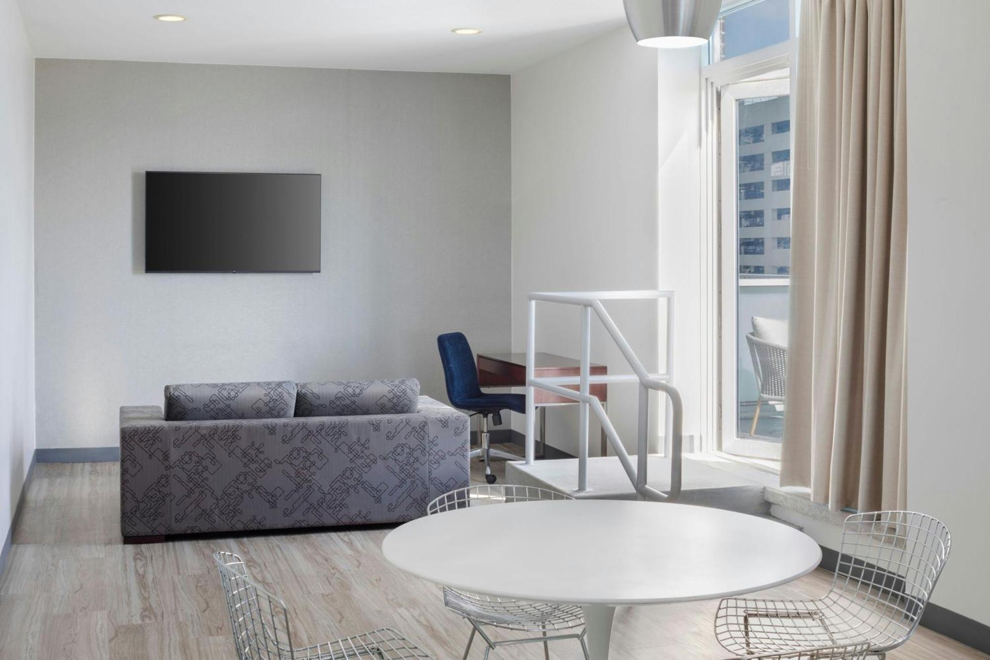 Aloft - Downtown 3* Tampa